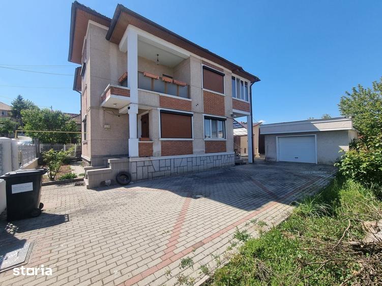 Casă cu 7 camere decomandat cu Teren 767 Mp în Ultracentral