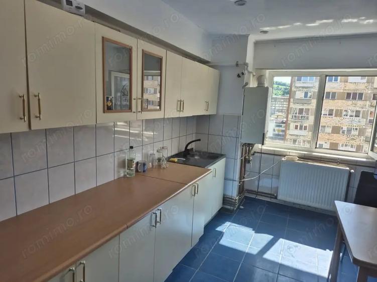Apartament cu 2 camere decomandat în Micro IV