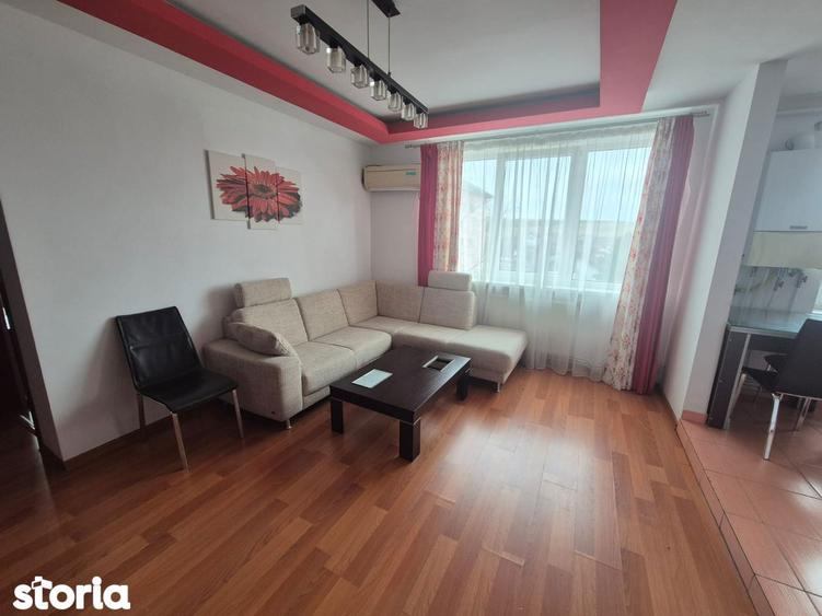 Apartament cu 3 camere semidecomandat în Central