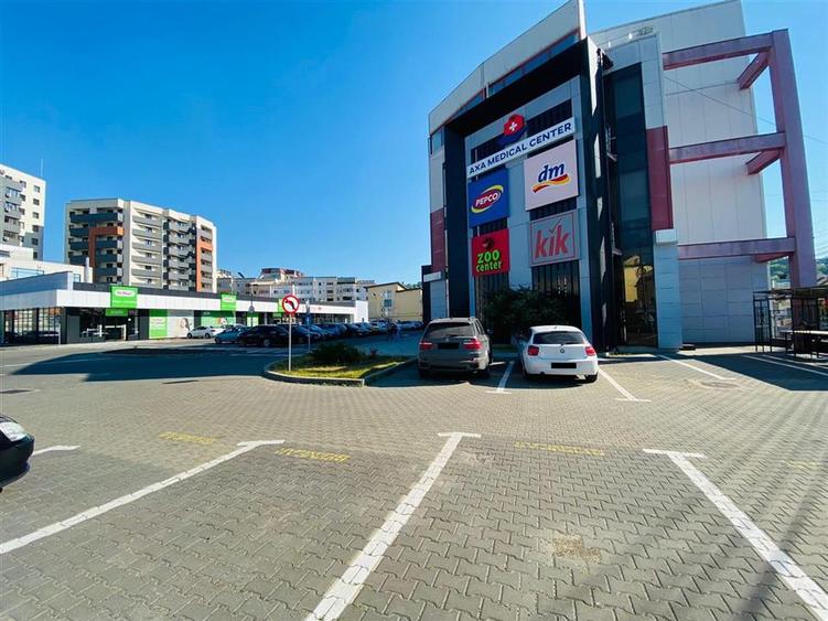 Birou, de 200 mp, în Canta
