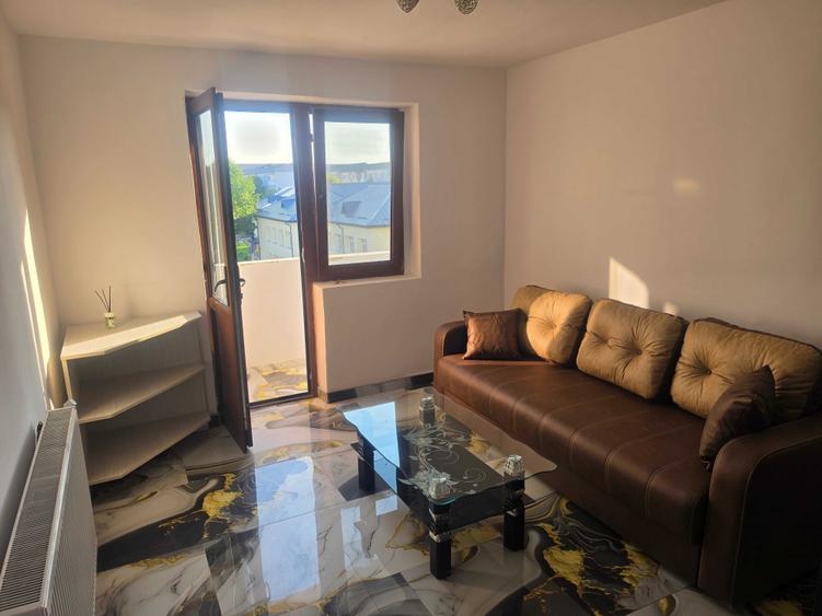 Apartament cu 2 camere în Micro 6