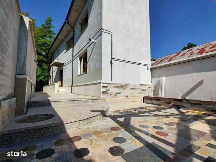 Casă cu 3 camere cu Teren 300 Mp în Central