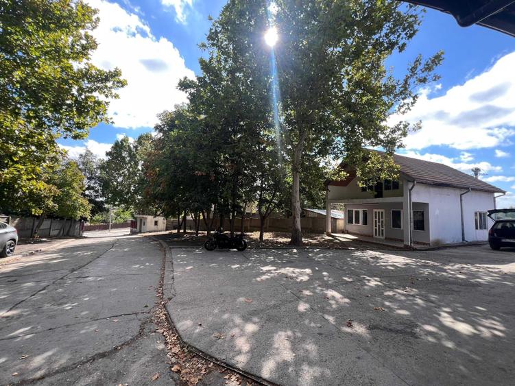 Casă cu 4 camere în Central