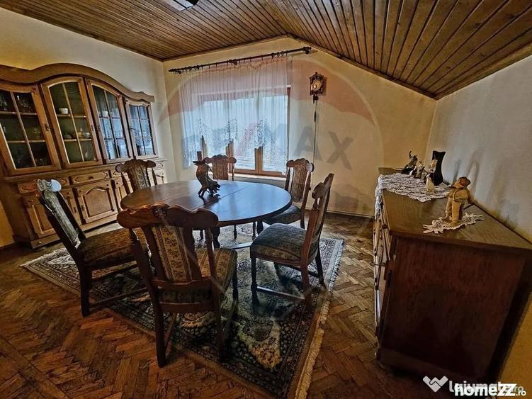 Apartament cu 3 camere decomandat în Calea București