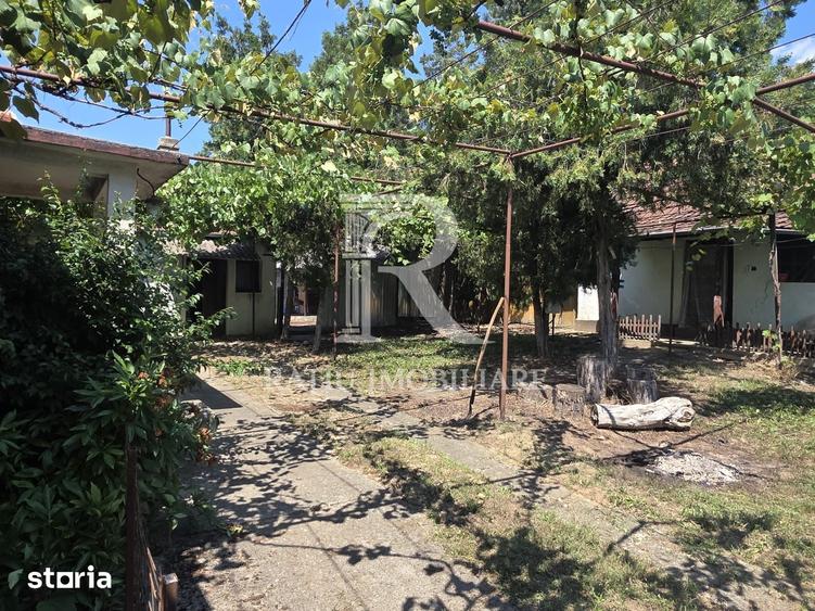 Casă cu 2 camere cu Teren 4029 Mp în Sânmartin