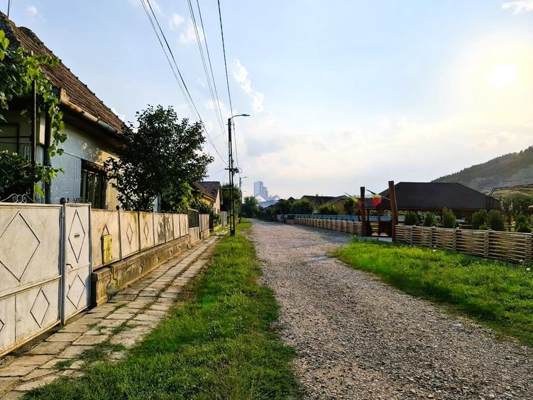 Casă individuală cu 4 camere cu Teren 1500 Mp în Târnăveni