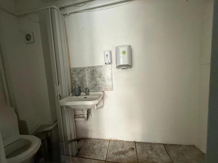 Spațiu comercial, de 24 mp, în P-ța Universității