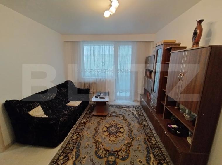 Apartament cu 2 camere semidecomandat, mobilat în Rovine