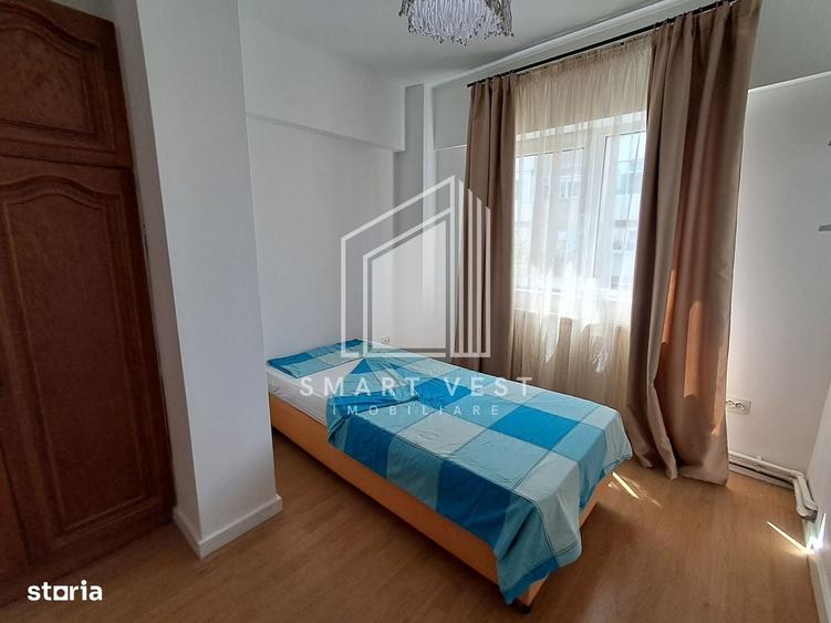 Apartament cu 3 camere decomandat în Careiului