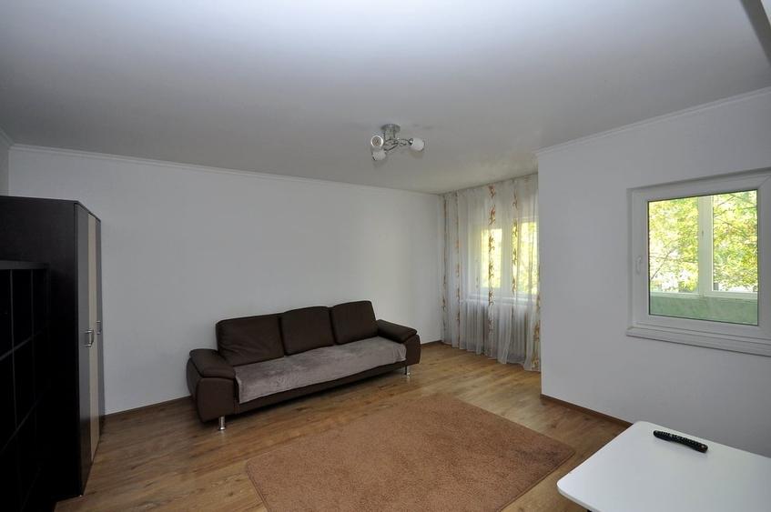 Apartament cu 3 camere decomandat în Militari