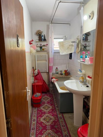 Apartament cu 2 camere decomandat în Noua