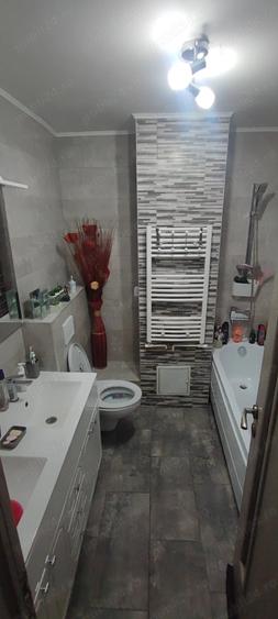 Apartament cu 3 camere decomandat în Uzina 2