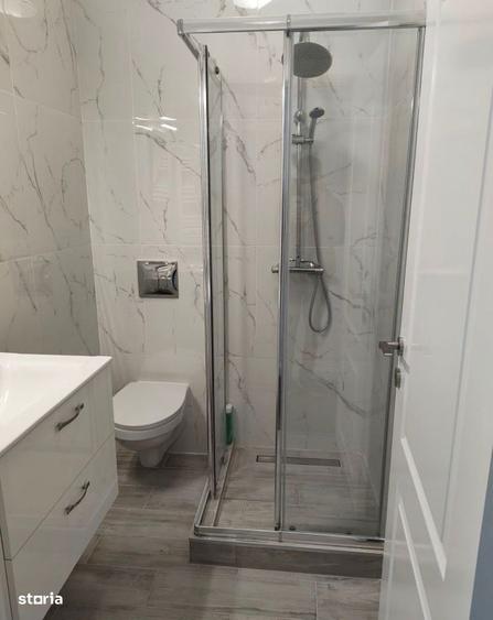 Apartament cu 3 camere decomandat, mobilat în Vitan