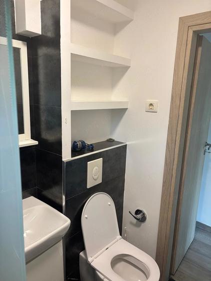 Apartament cu 3 camere semidecomandat în Crângași