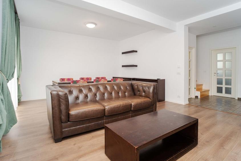 Duplex cu 4 camere cu Canalizare în Păcurari