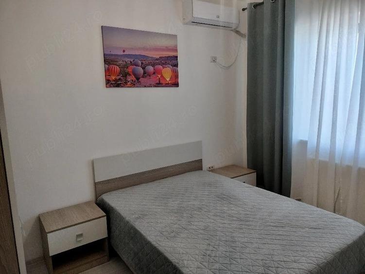 Garsonieră decomandată în Roșu