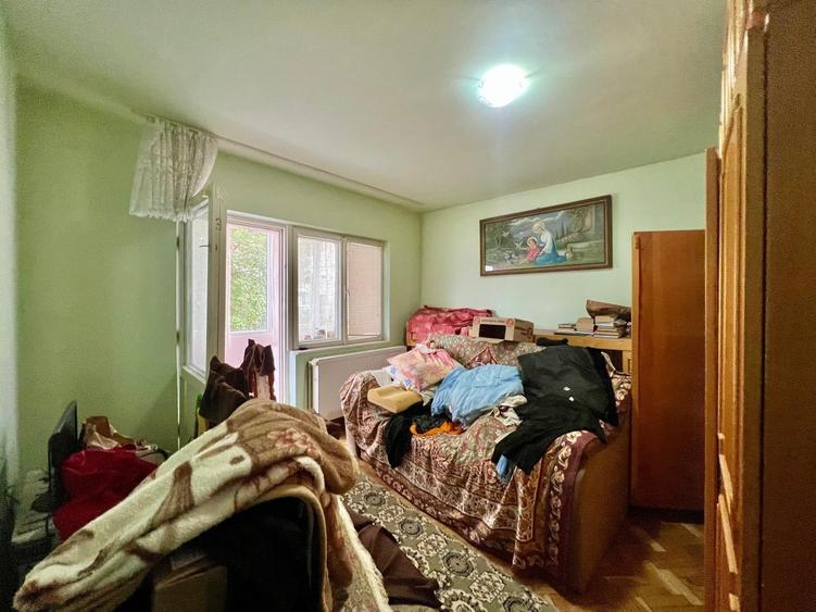 Apartament cu 4 camere decomandat, mobilat în Soarelui