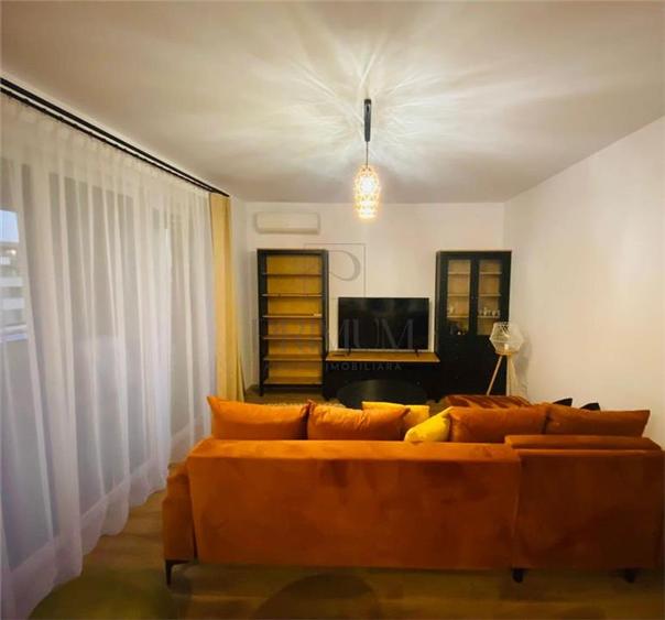 Apartament cu 2 camere semidecomandat, mobilat în Aradului