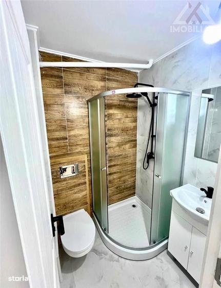 Apartament cu 4 camere decomandat în Dacia