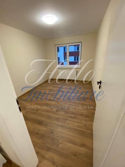 Apartament cu 3 camere semidecomandat în Florești
