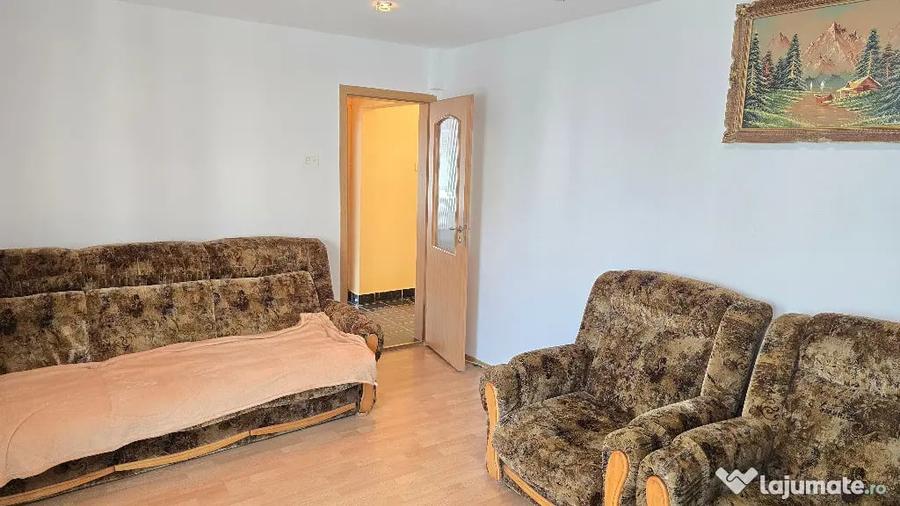 Apartament cu 2 camere decomandat în Piața Centrală