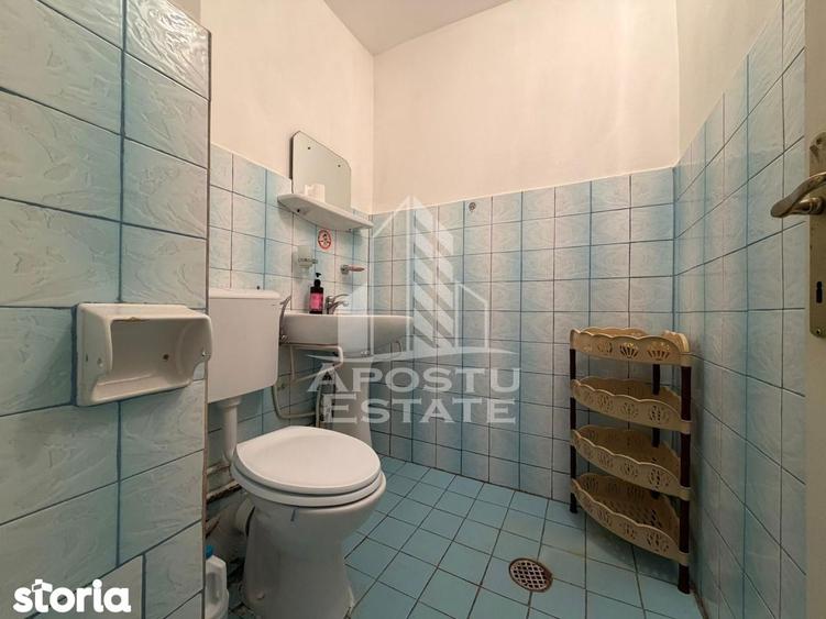 Apartament cu 3 camere decomandat, mobilat în Girocului