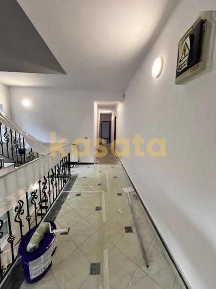 Casă cu 5 camere cu Canalizare în Mihai Bravu