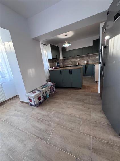 Apartament cu 4 camere decomandat, mobilat în Olteniței