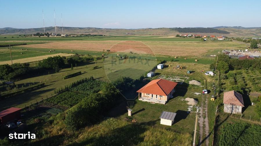 Teren de 2263 mp, în Jucu