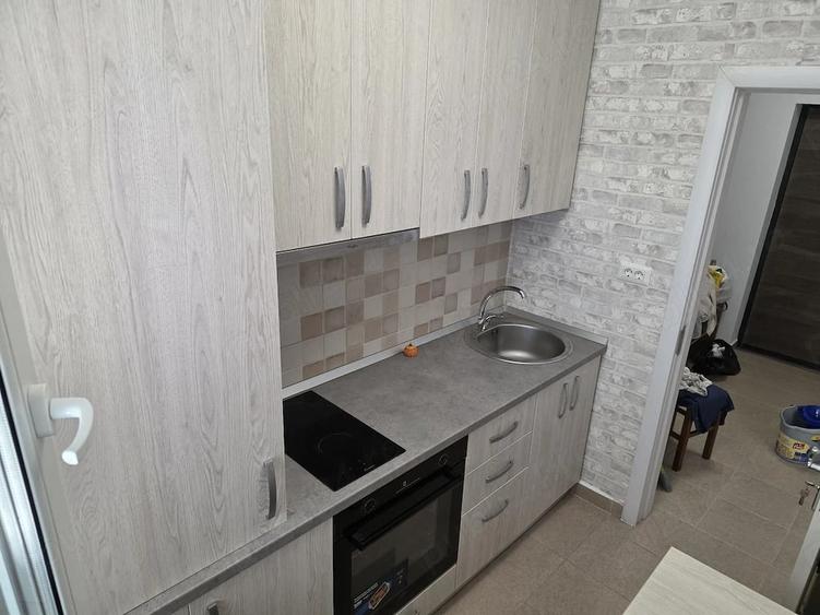 Garsonieră decomandată în Central