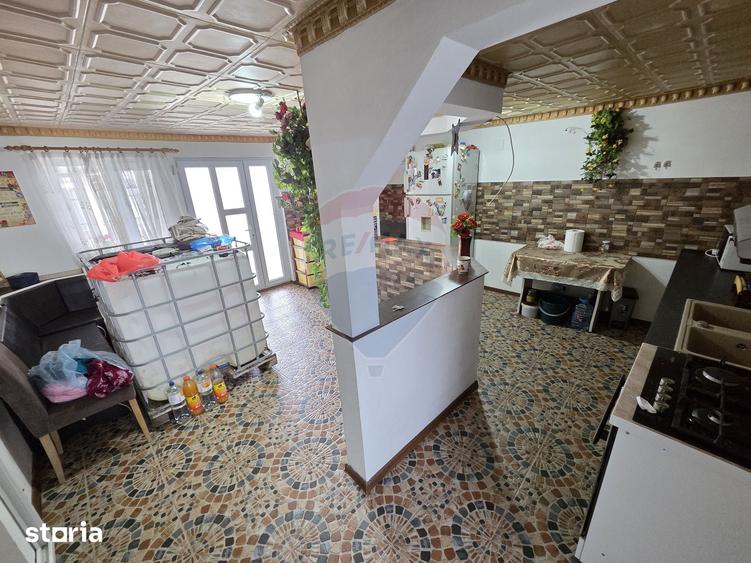 Casă cu 3 camere cu Teren 1000 Mp în Țifești