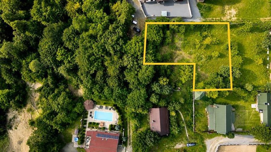 Teren Construcții intravilan de 1400 mp, în Central