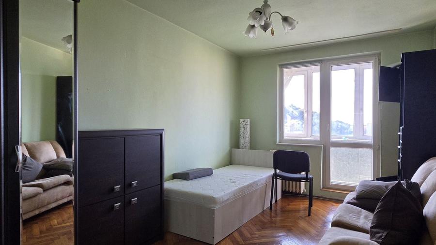 Apartament cu 3 camere decomandat, mobilat în Centrul Civic