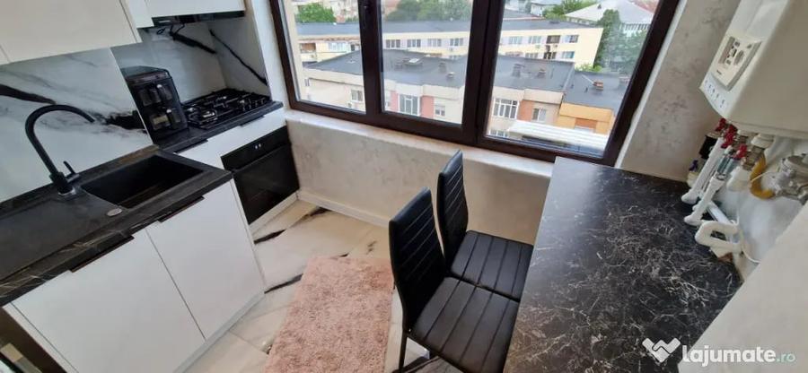 Apartament cu 2 camere semidecomandat în George Enescu