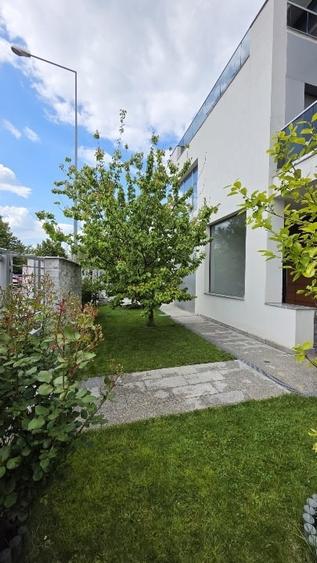 Casă individuală cu 5 camere cu Teren 413 Mp în Băneasa
