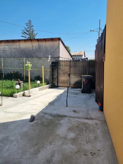 Casă cu 3 camere cu Teren 215 Mp în Rahova