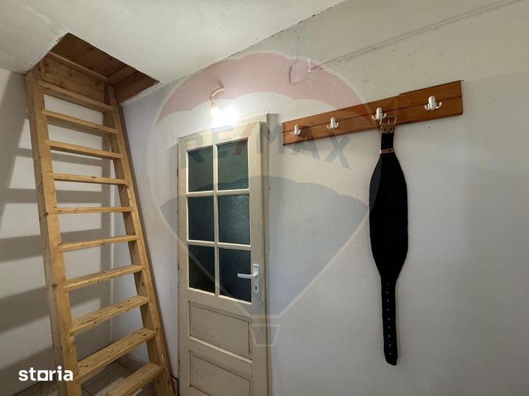 Casă cu 2 camere cu Teren 1172 Mp în Zădăreni