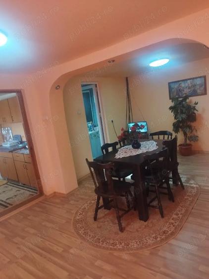 Casă cu 3 camere cu Teren 2500 Mp în Central