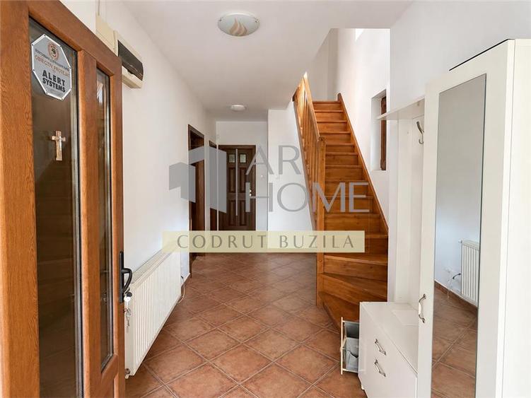 Casă individuală cu 4 camere cu Teren 300 Mp în Ultracentral