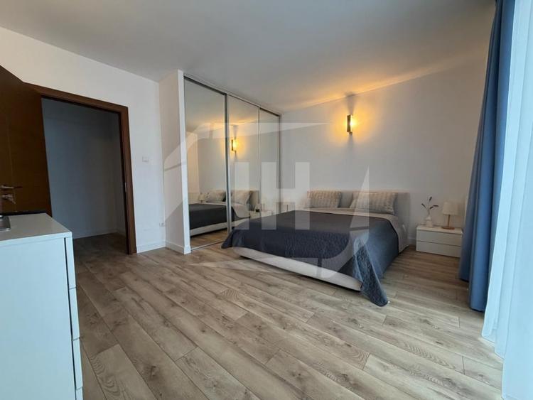 Apartament cu 5 camere decomandat, mobilat în Bună Ziua