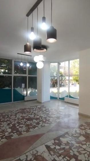 Spațiu comercial, de 83 mp, în Far