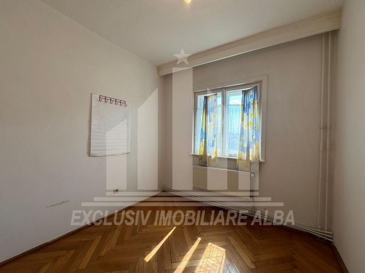 Apartament cu 3 camere decomandat în Caroline Gemina