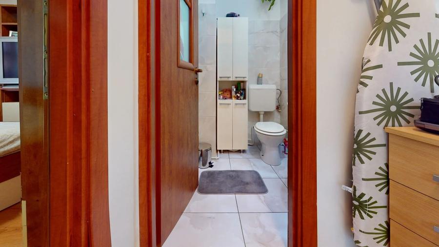 Apartament cu 3 camere semidecomandat în Gemenii