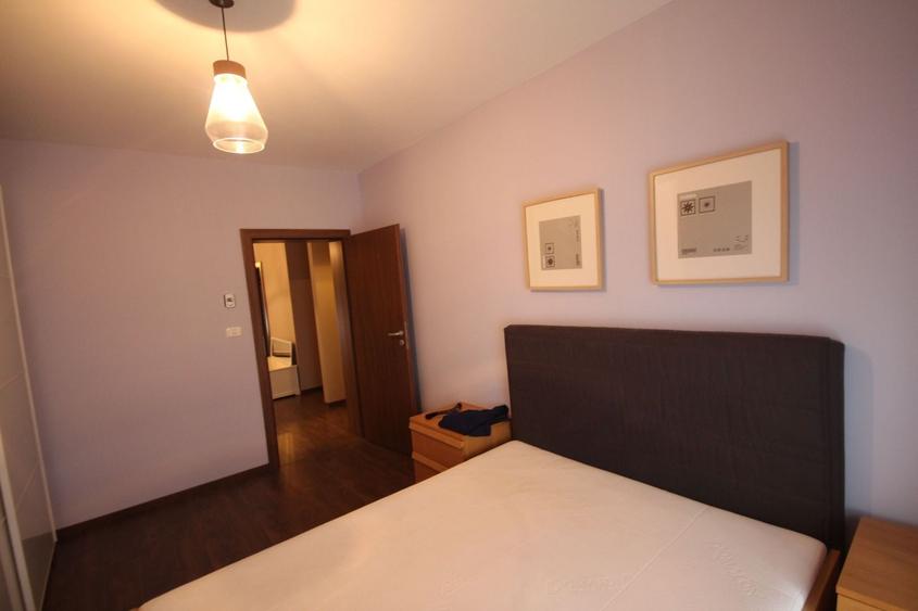 Apartament cu 3 camere decomandat, mobilat în Dumbrăvița