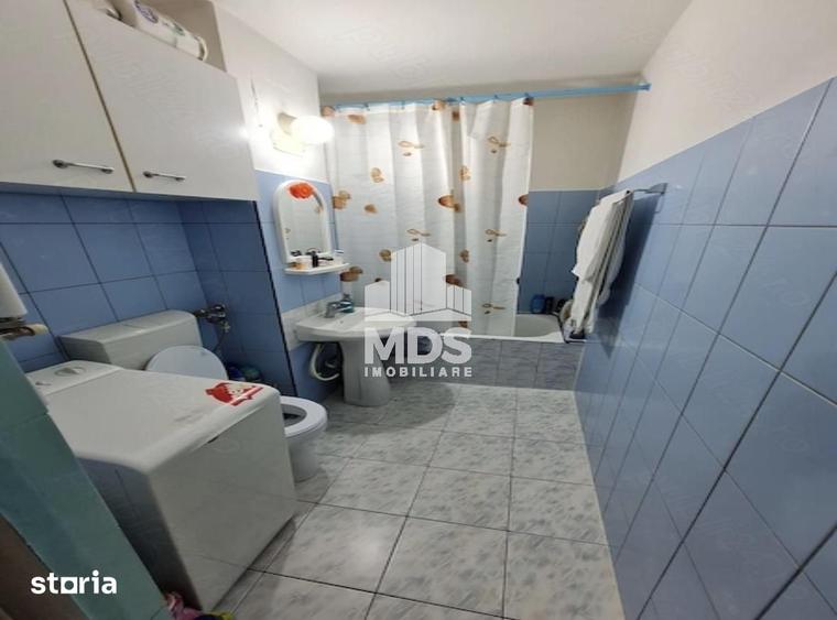 Garsonieră decomandată în Lipovei