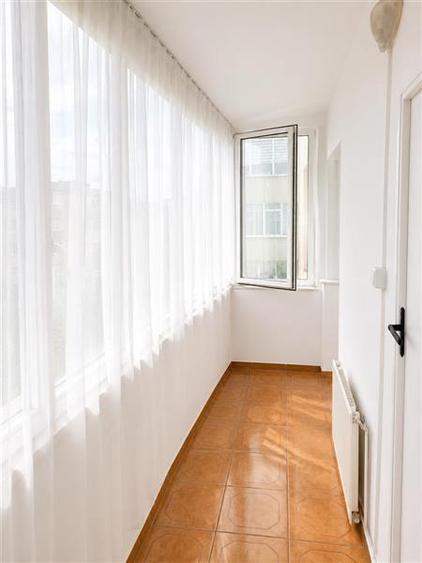 Apartament cu 2 camere decomandat, mobilat în Tractorul