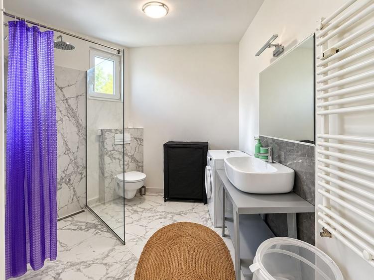 Apartament cu 2 camere semidecomandat, mobilat în Giroc