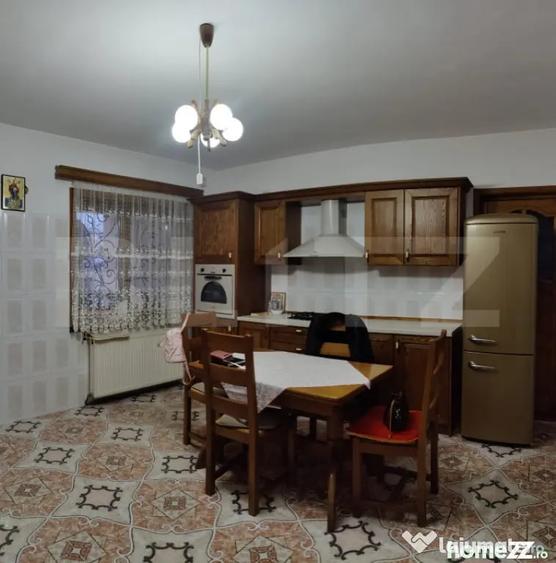 Casă cu 6 camere cu Teren 1178 Mp în Cetate