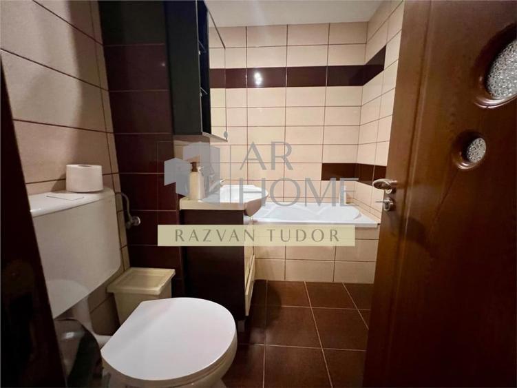 Apartament cu 2 camere decomandat în Republicii