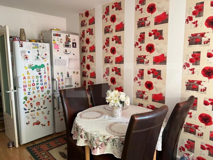 Apartament cu 3 camere decomandat, mobilat în Reghin